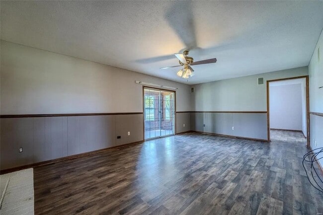 Building Photo - 3 Bedroom 2 Bathroom Home & 21 Acre Lot for rent.