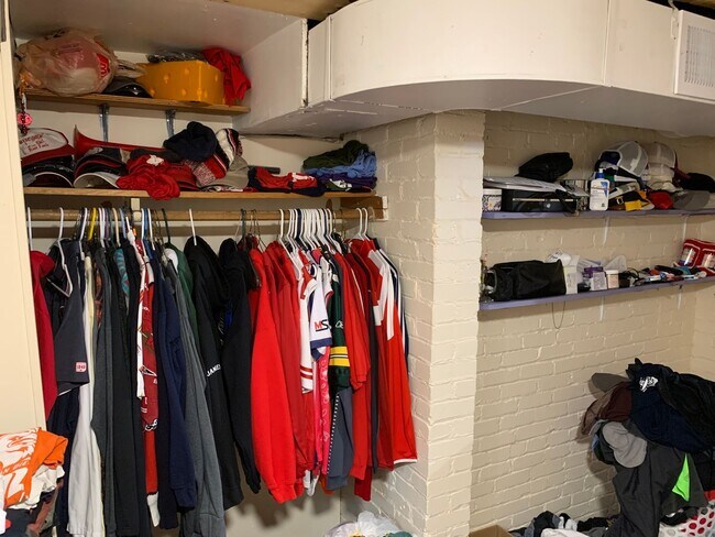 Building Photo - 1614 Adams St