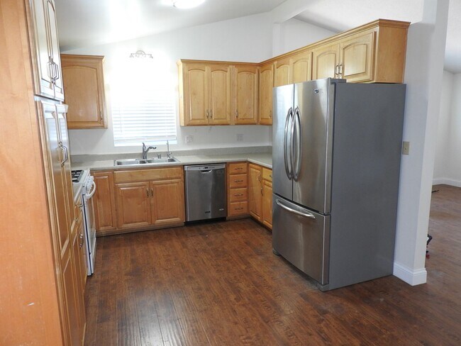 Building Photo - Lovely 3bed 2 bat