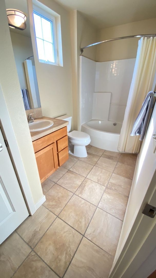 Building Photo - The Bridges at Moses Pointe - Furnished and FREE April Rent