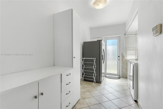Building Photo - 8700 SW 153rd Terrace