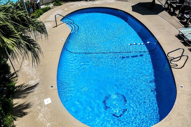 Building Photo - 5008 Gulf Blvd