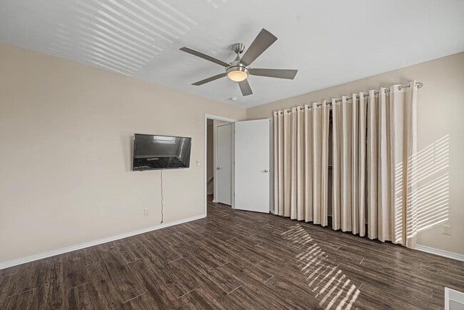 Building Photo - 298 W Mountain St