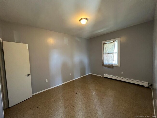 Building Photo - 708 Hallett St