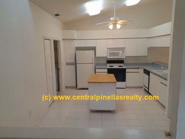 Building Photo - 3012 Brookfield Ln