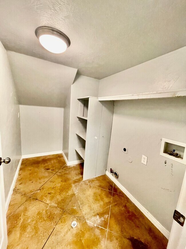 Building Photo - Pet-Friendly 4-BR Home in Washington Fields