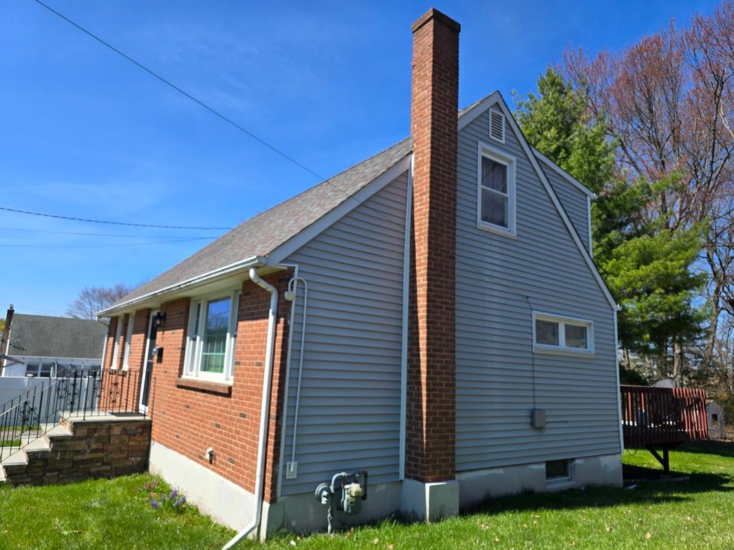 Building Photo - 97 Bates St