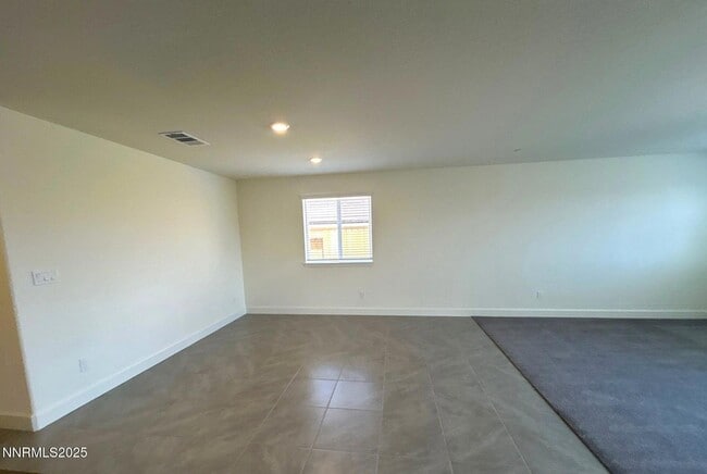 Building Photo - 963 Cascade Range Dr