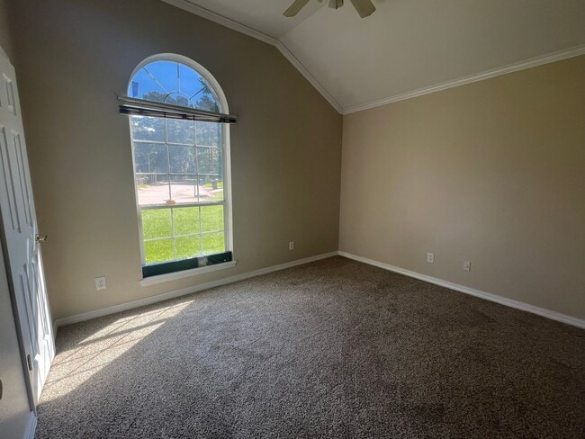 Building Photo - Brick home in Cedar Square