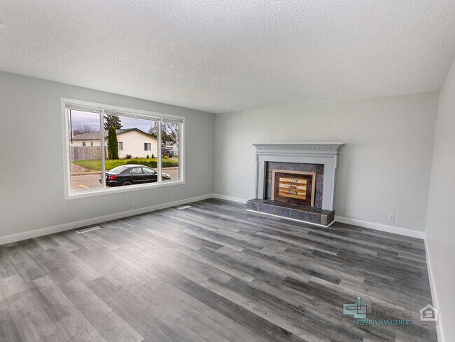 Building Photo - START THE YEAR RENT FREE! Charming 4-Bedroom Keizer Home Close to Everything