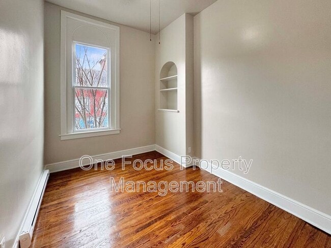 Building Photo - 307 N Vesper St