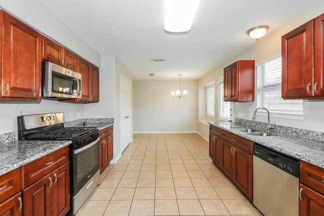Building Photo - 12202 Greencanyon Dr