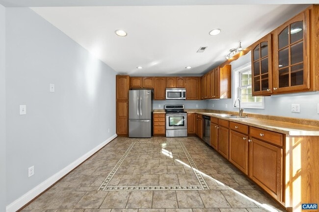 Building Photo - 703 Tilman Rd