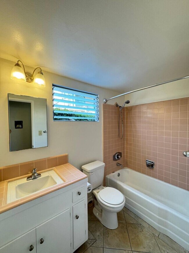 Building Photo - 1.0 bedroom in Pasadena California 91107