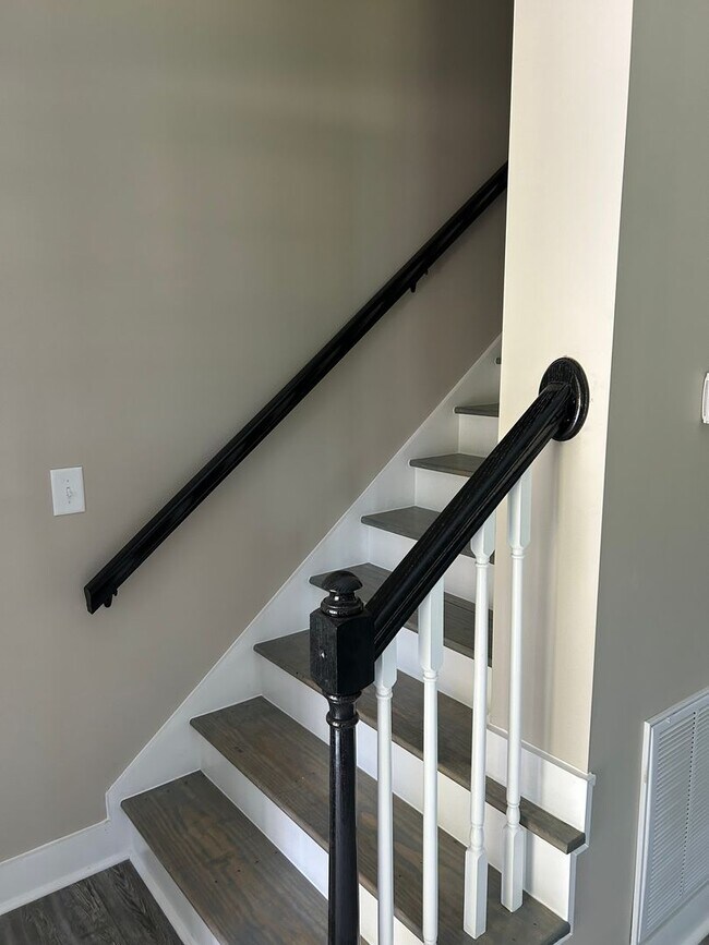 Building Photo - For Rent: Like New 3-Bedroom 2.5 Bath Home...