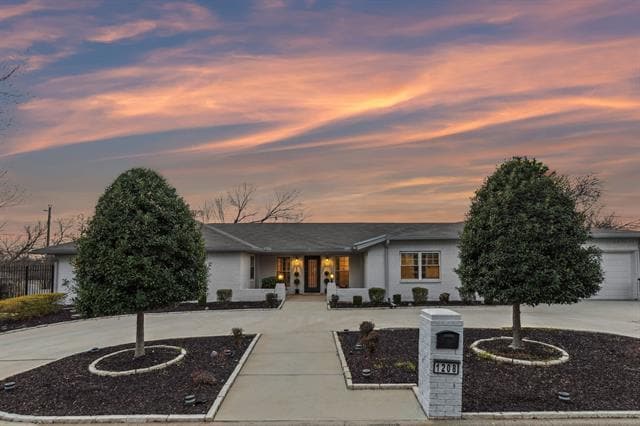 Building Photo - 1208 Scenic Dr