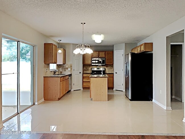 Building Photo - 5596 Ashleigh Park Dr