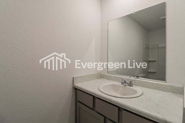 Building Photo - 41 Remington Ln