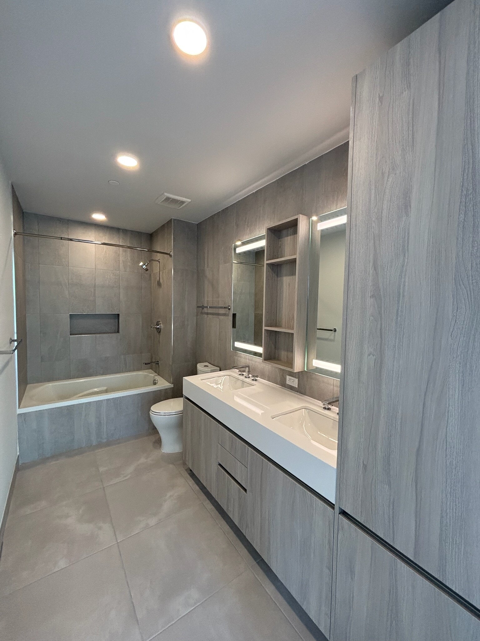 Building Photo - 113 NW 24th St