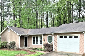 Building Photo - 3106 Palomino Dr