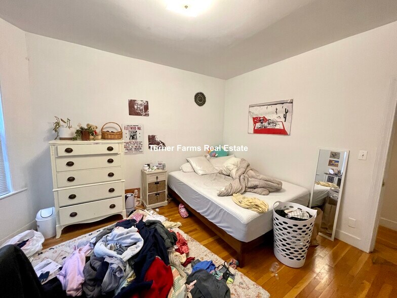 Building Photo - 530 Cambridge St