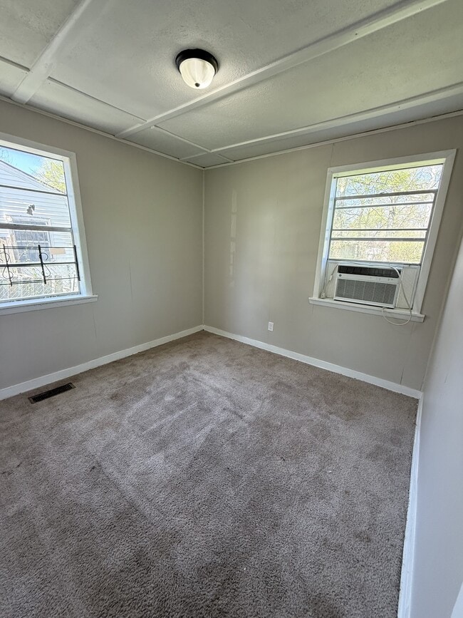 Building Photo - 1808 Jefferson Ave SW