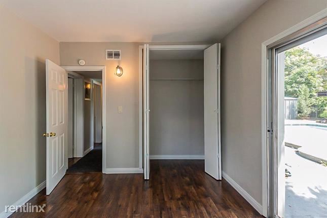 Building Photo - 4 br, 2 bath House - 6026 Danube Way
