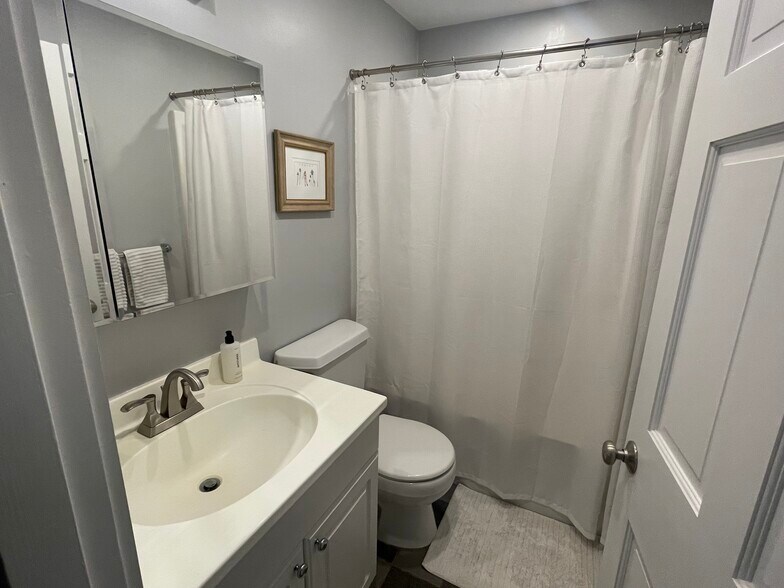 Building Photo - 18 Durham St