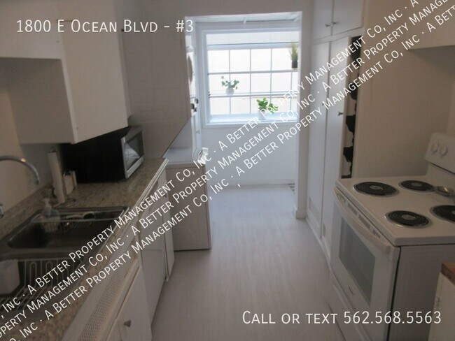 Building Photo - Historic FULLY FURNISHED Mid-Century Moder...