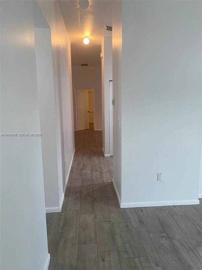 Building Photo - 15121 SW 106th Ave