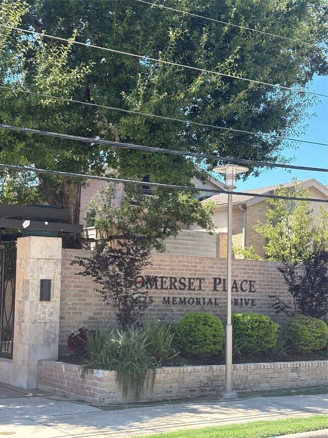 Building Photo - 12625 Memorial Dr