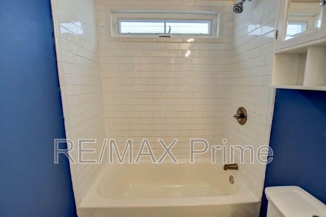 Building Photo - 7304 Major Ave