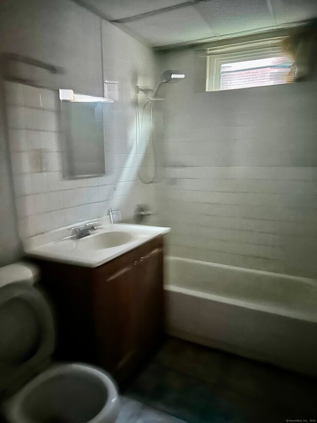 Building Photo - 54 Cabot St