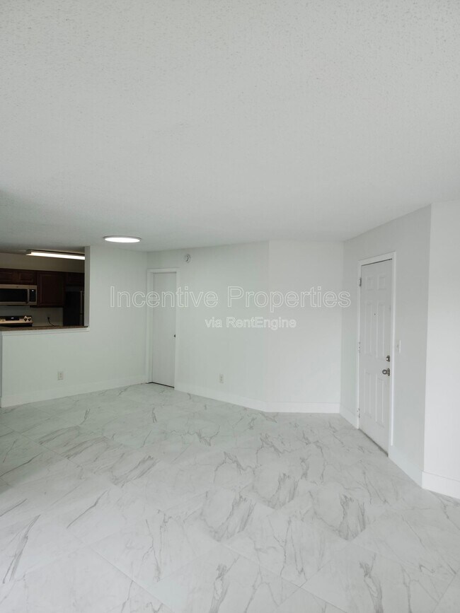 Building Photo - 2260 Cascades Blvd