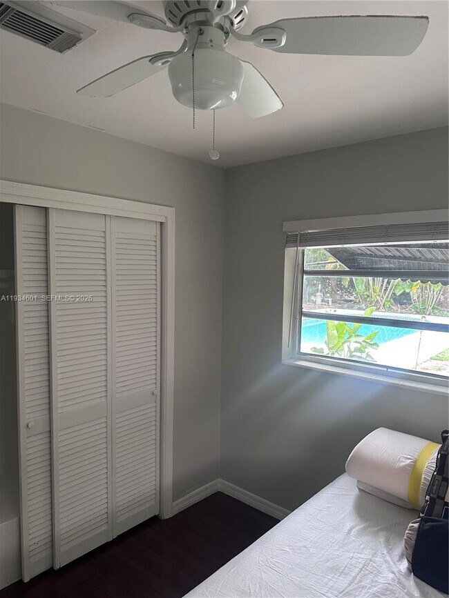 Building Photo - 200 SE 19th St