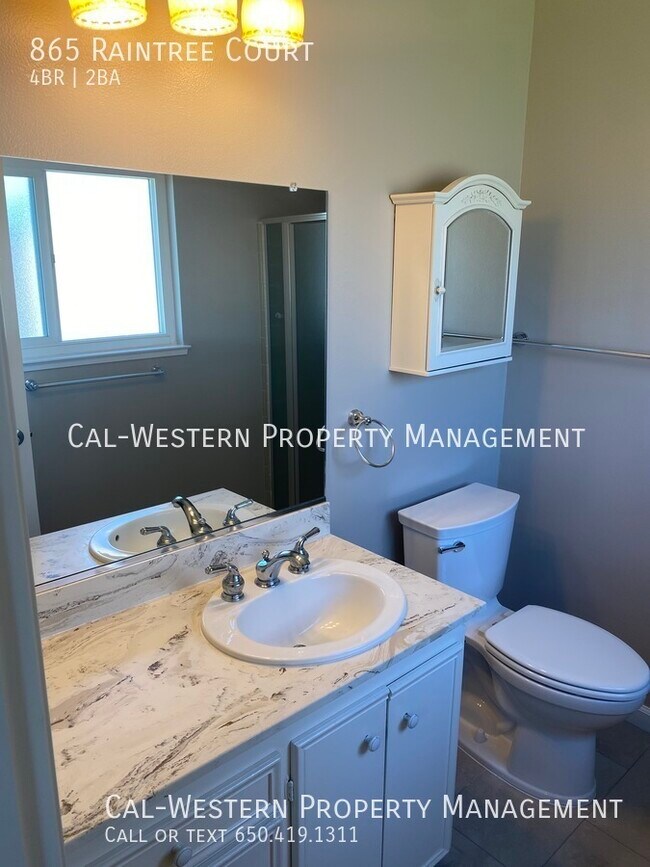 Building Photo - 865 Raintree Ct