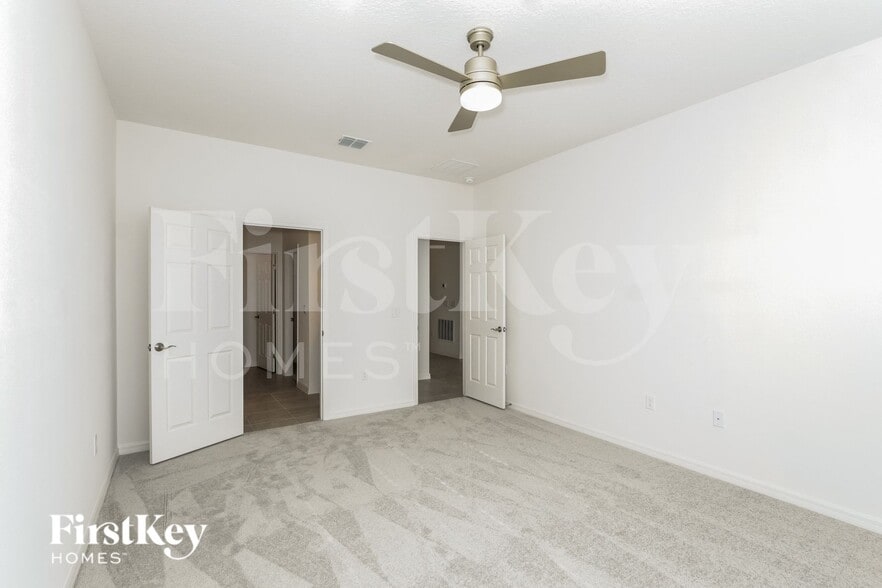 Building Photo - 531 Crown Rose Dr