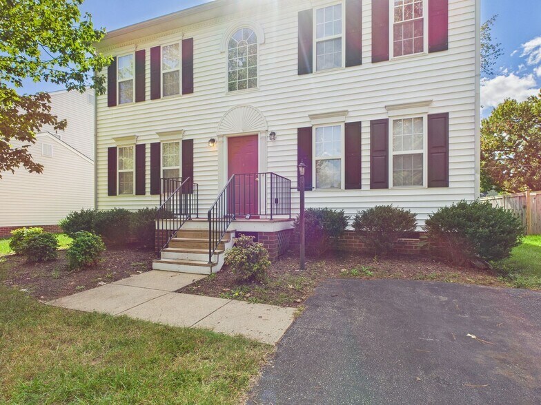 Building Photo - 6911 Staunton Ave
