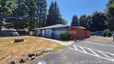 Building Photo - Remodeled 1BD I 1BA Apartment - Sandy