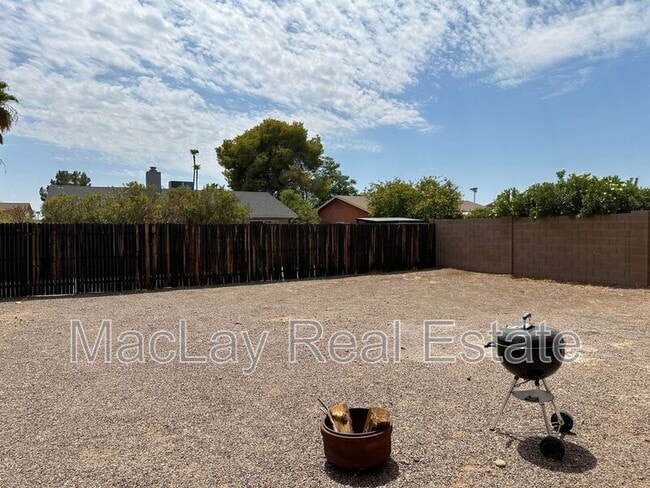 Building Photo - 1577 W Curry Dr