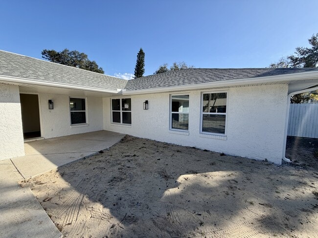 Building Photo - 725 Merrimac Dr