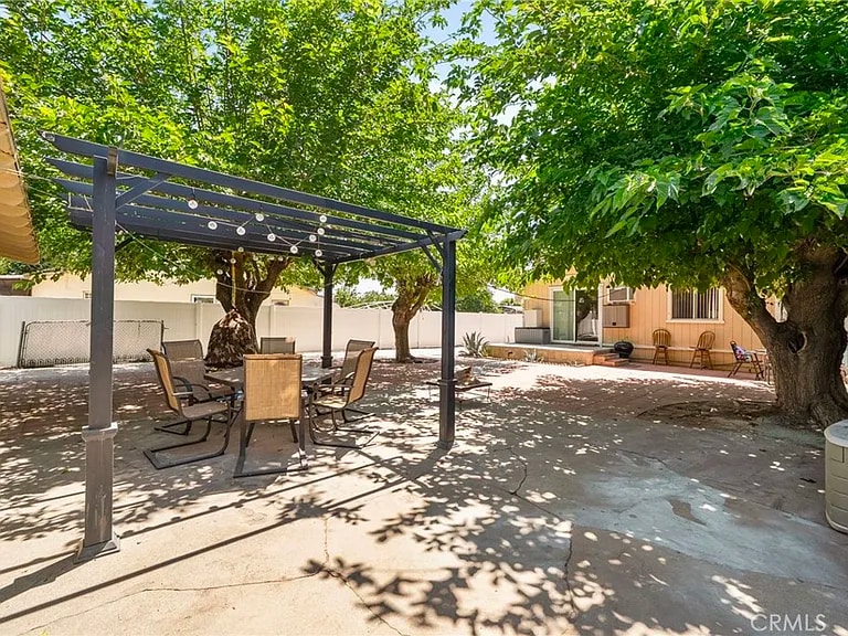 Mature shade trees - 7516 Valaria Dr