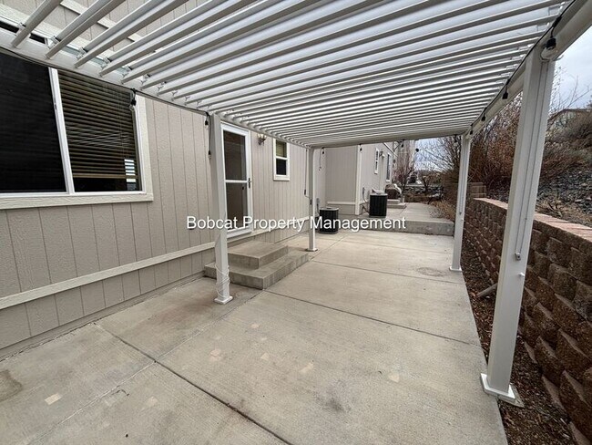 Building Photo - 1320 Thompson St