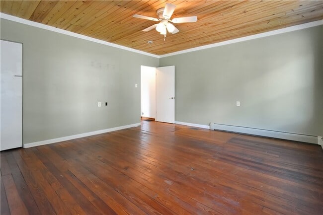 Building Photo - 301 W 11th Ave