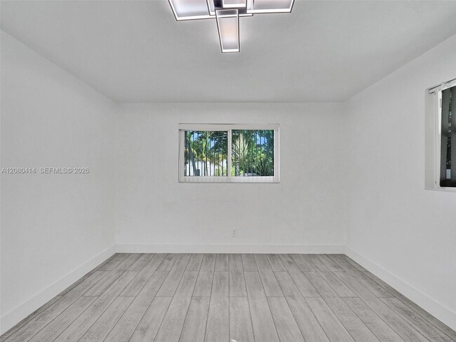 Building Photo - 2446 Fillmore St