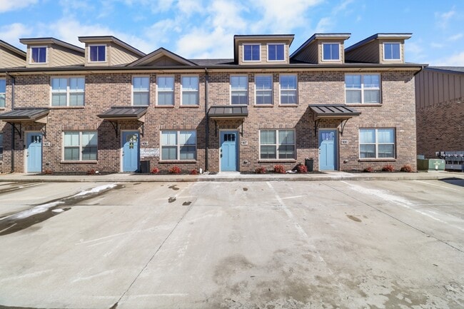 Building Photo - 1000 Henry Pl Blvd