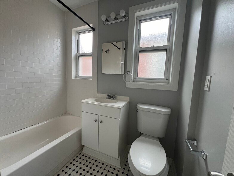 Building Photo - 7455 Penfield Ct