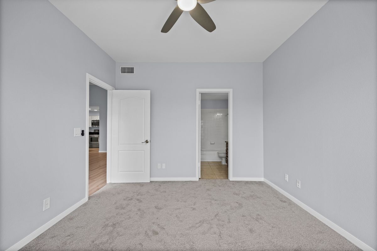 Building Photo - 6000 Shepherd Mountain Cove