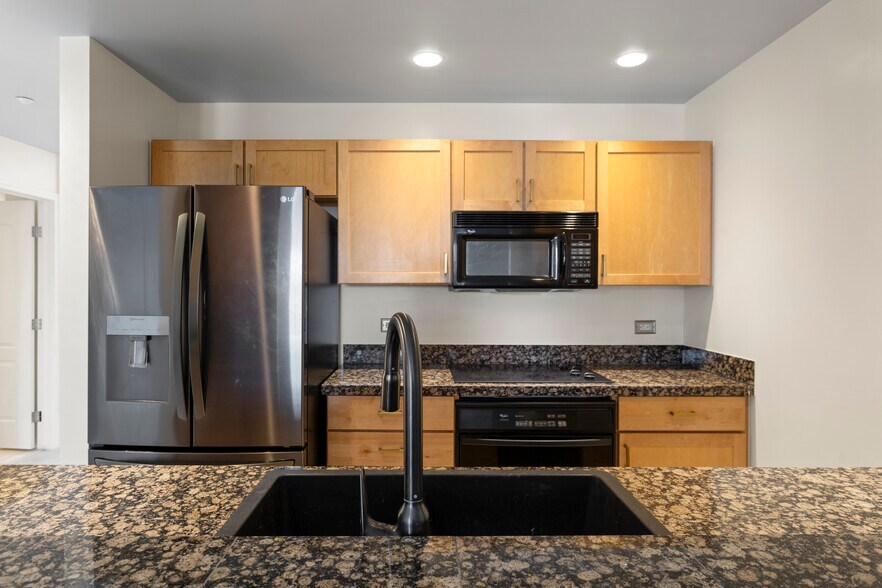 kitchen - 300 W 11th Ave