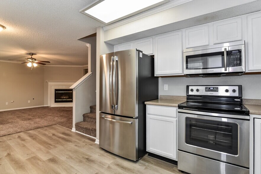 Building Photo - 10867 Delphi Dr